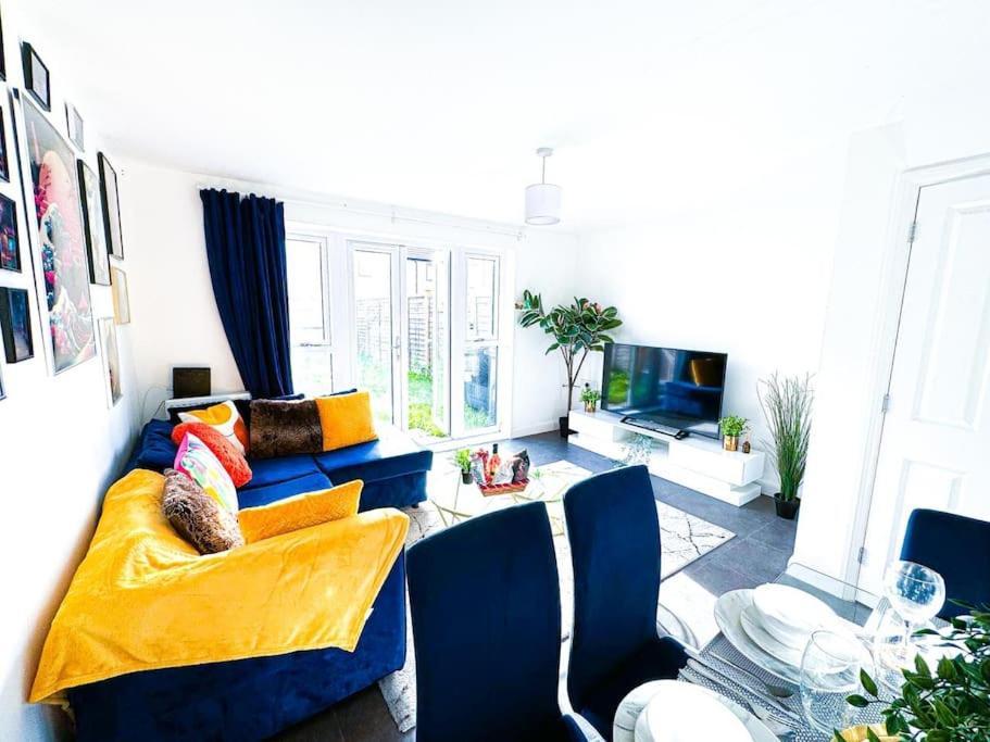 Contractors, Families, Tourists & Groups Welcome Sleeps Upto 9, Garden, Pet Allowed, Parking Included! Бирмингем Экстерьер фото