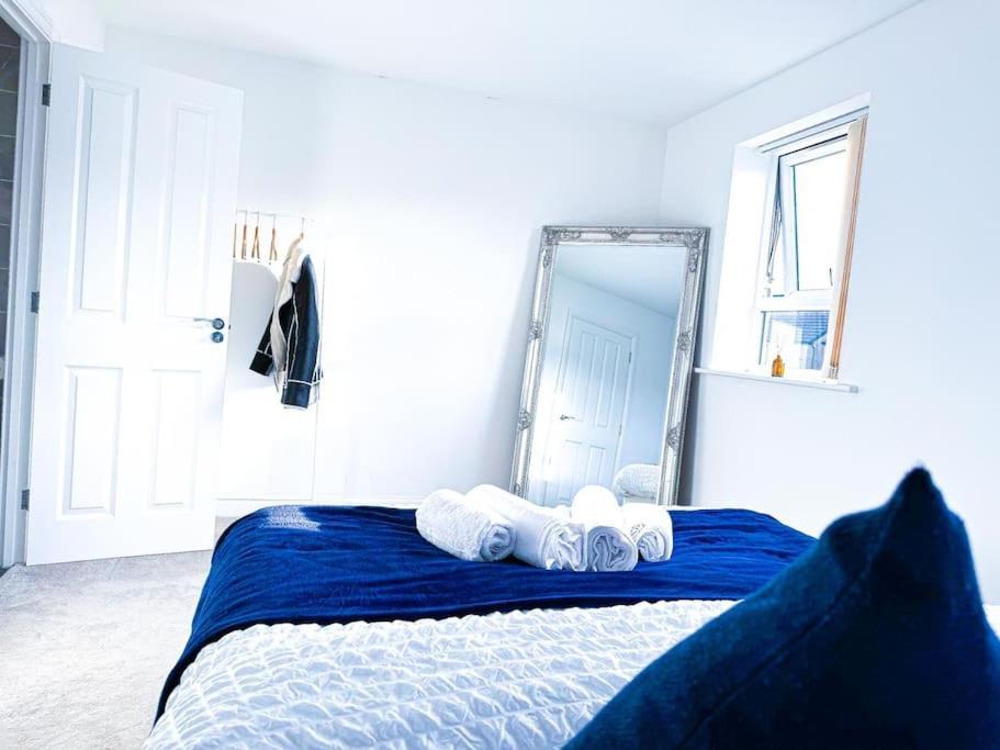 Contractors, Families, Tourists & Groups Welcome Sleeps Upto 9, Garden, Pet Allowed, Parking Included! Бирмингем Экстерьер фото