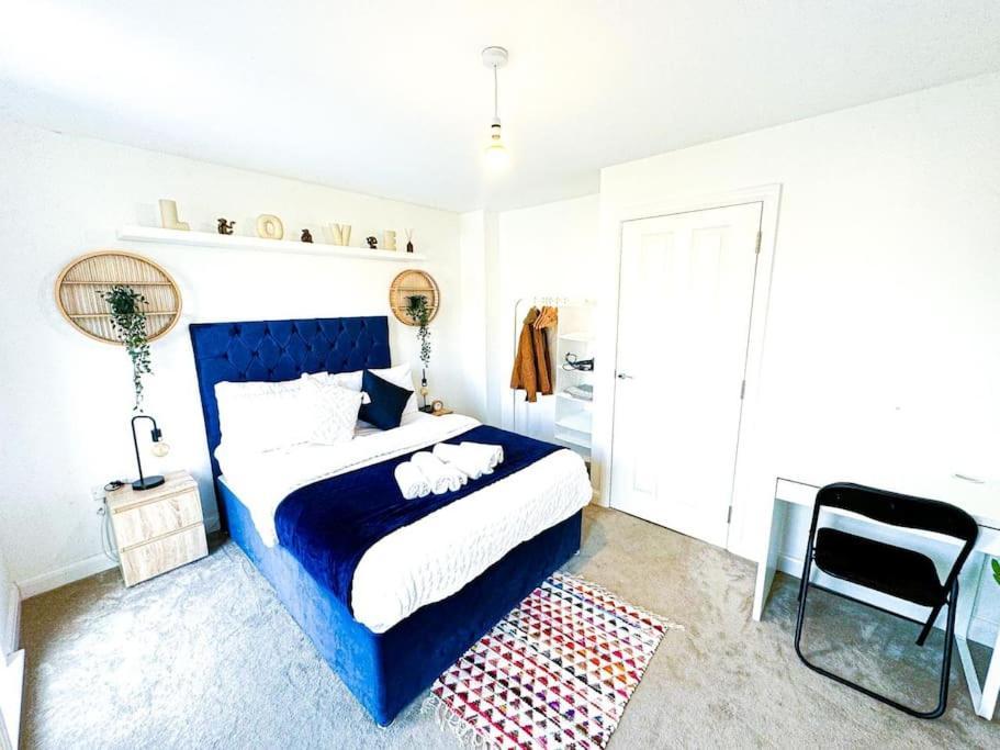 Contractors, Families, Tourists & Groups Welcome Sleeps Upto 9, Garden, Pet Allowed, Parking Included! Бирмингем Экстерьер фото