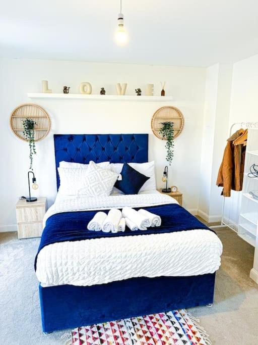 Contractors, Families, Tourists & Groups Welcome Sleeps Upto 9, Garden, Pet Allowed, Parking Included! Бирмингем Экстерьер фото
