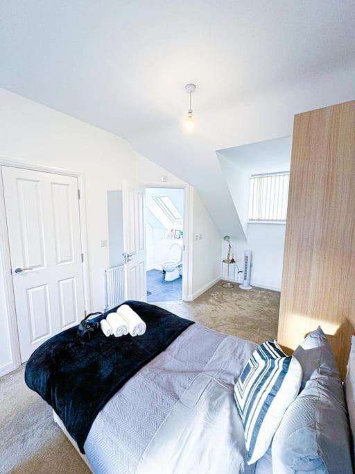 Contractors, Families, Tourists & Groups Welcome Sleeps Upto 9, Garden, Pet Allowed, Parking Included! Бирмингем Экстерьер фото