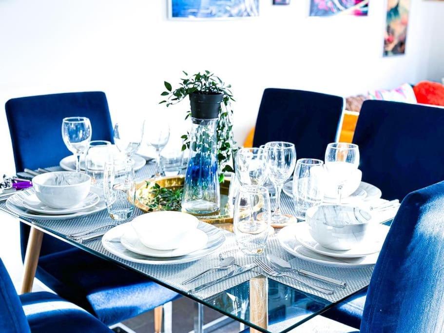 Contractors, Families, Tourists & Groups Welcome Sleeps Upto 9, Garden, Pet Allowed, Parking Included! Бирмингем Экстерьер фото