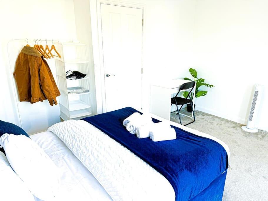 Contractors, Families, Tourists & Groups Welcome Sleeps Upto 9, Garden, Pet Allowed, Parking Included! Бирмингем Экстерьер фото